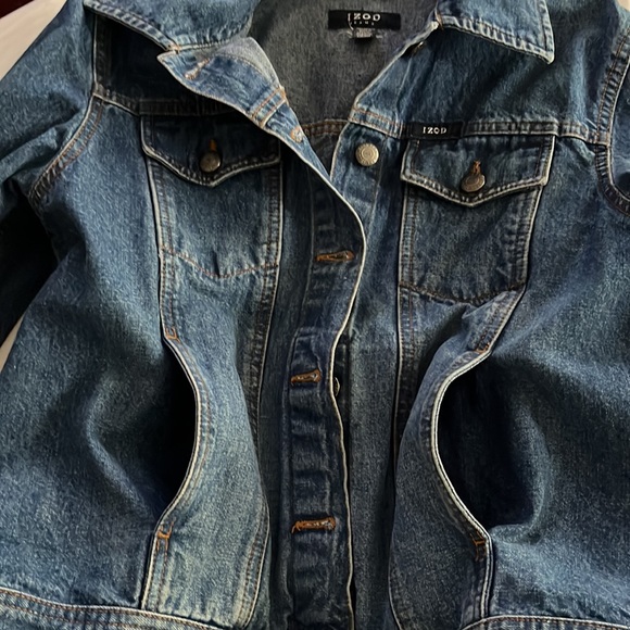Izod Jean Jacket. Medium - Picture 5 of 5